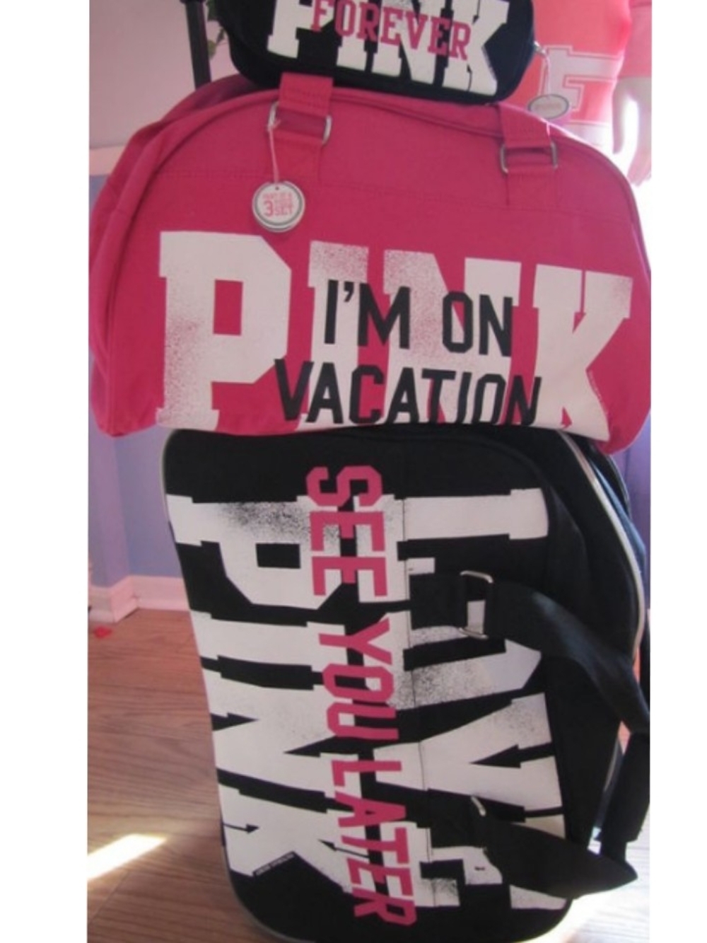 ⭐💗PINK Victoria's Secret Black Travel Rolling Bag